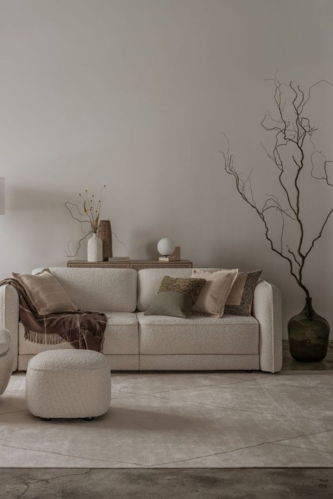 Интерьер гостиной с мягкой мебелью АВМ